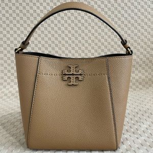 Authentic Tory Burch McGraw small bucket pebbled leather bag
